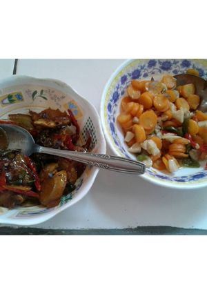 Foto resep Semur jengkol dan tumis wortel baso praktis ala nakk kosan. 😀