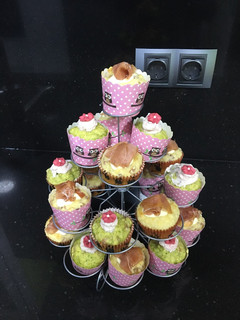 Una foto de Cupcake salados de jamón serrano y de brócoli y jamón dulce