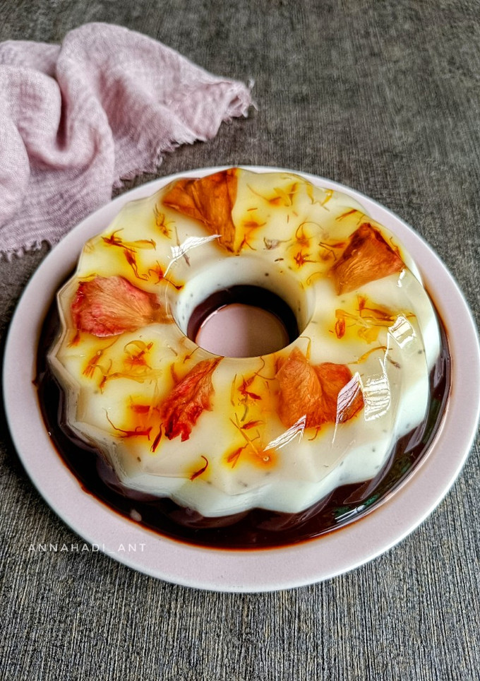 Foto resep Puding Coklat Susu Chia Seed Edible Flower