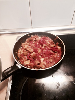 Una foto de Pisto manchego con pimientos de piquillo