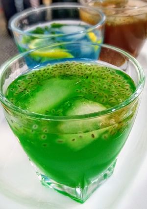 A picture of Illaichi rose drink.