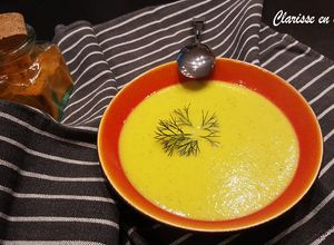 Une photo de Velouté de courgettes au safran