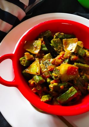 ভেন্ডি দো পেঁয়াজা (vendi do peyaja recipe in bengali) রেসিপির প্রধান ছবি