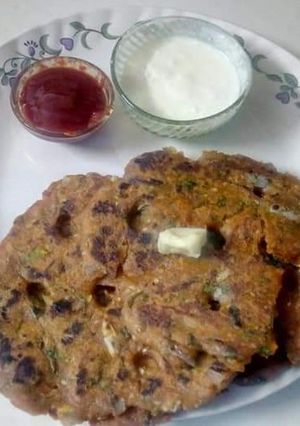 मेथीचे थालीपीठ (methi thalipith recipe in marathi) रेसिपी चे मुख्य फोटो 
