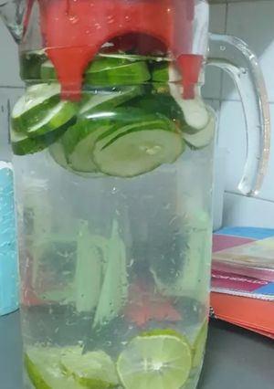 A picture of Detox water.