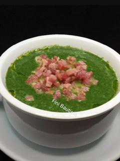 Una foto de Crema de espinacas con jamón