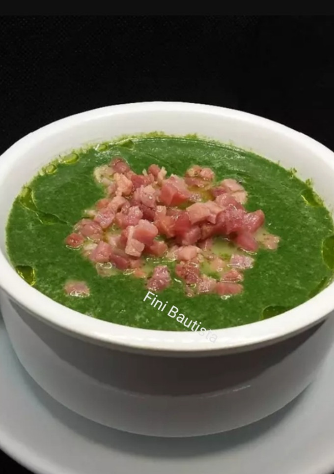 Una foto de Crema de espinacas con jamón