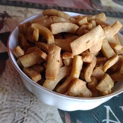 A picture of Multigrain namakpara.