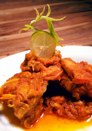 A picture of Chicken tikka masala.