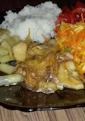 Una foto de Arroz con ensalada varias
