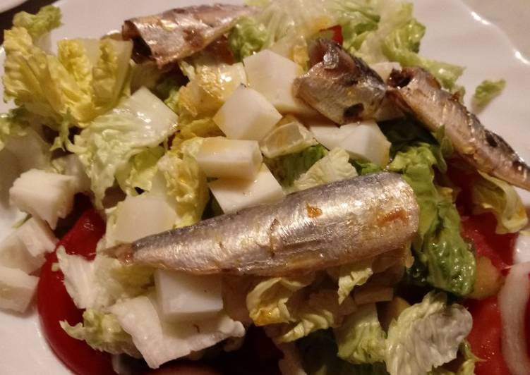 Ensalada primavera con sardinas