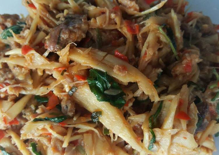 เนื้อสับผัดหน่อไม้สด