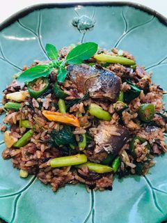 รูปของ ข้าวผัดกะเพราปลากระป๋อง