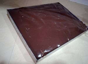 صورة لوصفة كيكة بذوق شوكولاتة 🍫 مع صلصة جديدة "الصلصة 3"
