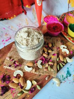 ठंडाई पाउडर (thandai powder recipe in Hindi) रेसिपी मुख्य फोटो