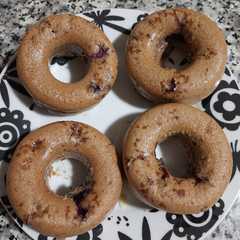 Una foto de Donuts sin azúcar con arándanos