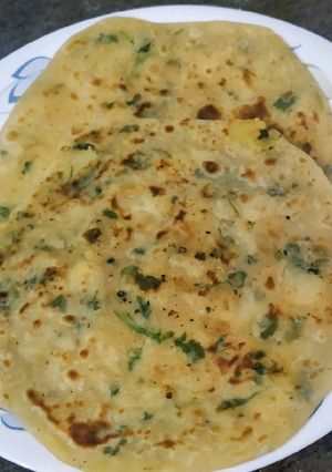 A picture of Curd potato paratha.