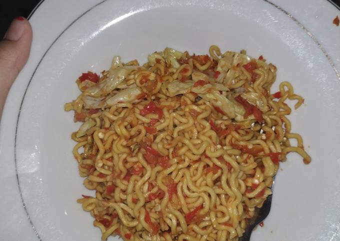 34. Mie goreng pedas