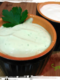 Una foto de Lactonesa de menta y perejil