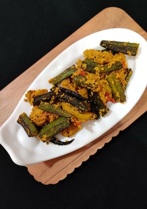 A picture of OKRA with POPPY SEEDS or Posto Bhindi.