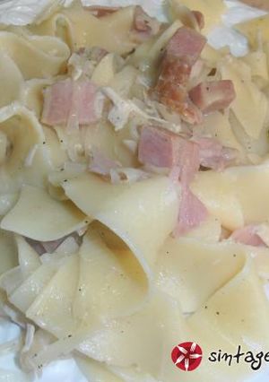 Φωτογραφία της συνταγής Tagliatelle με κρεμμύδια, μπέικον και parmigiano