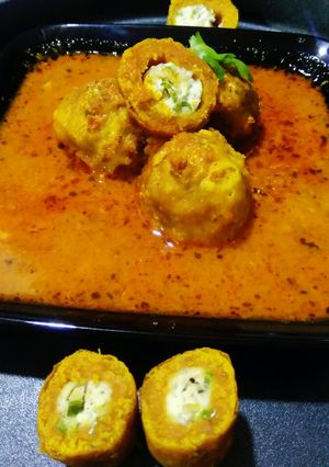 A picture of Paneer Stuffed Shahi Gatta Curry.