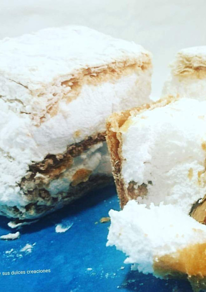 Una foto de Milhojas de merengue Italiano