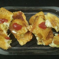 A picture of Bread cheese pockets.
