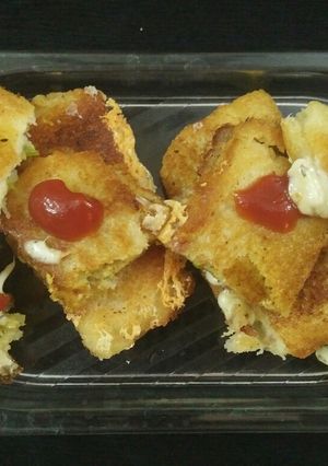 A picture of Bread cheese pockets.