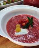 Gazpacho de sandía. Sopa fría de sandía con fresas