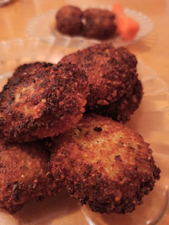 Una foto de Falafel al horno y salsa de yogur básica (BLW)