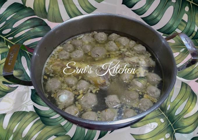 Resep bikin Kuah Bakso Bening &amp; Seger yang nikmat