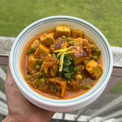 A picture of Matar Paneer.