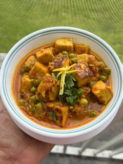 A picture of Matar Paneer.