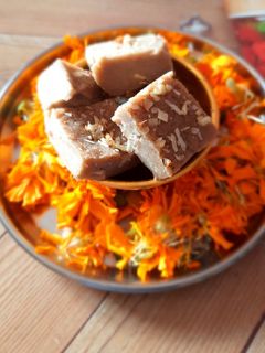 सिंघारे का हलवा (Singhare ka halwa recipe in hindi) रेसिपी मुख्य फोटो