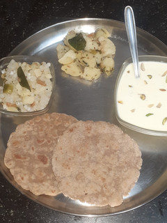 ફરાળી થાળી (Farali Thali Recipe In Gujarati) રેસીપી મુખ્ય ફોટો