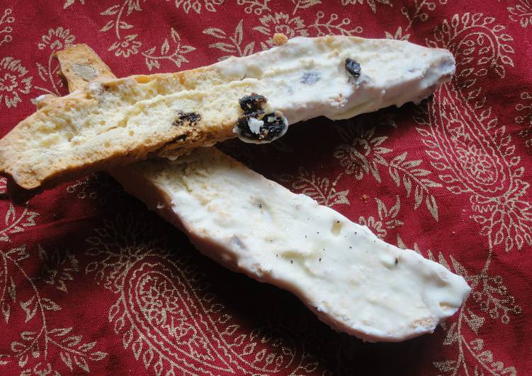 White Chocolate Walnut Raisin Biscotti