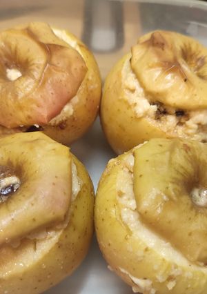 Фото Запашні печені яблучка з творогом і фініками🍎.