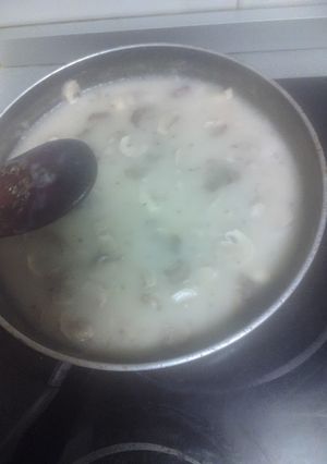 Una foto de Champis en salsa