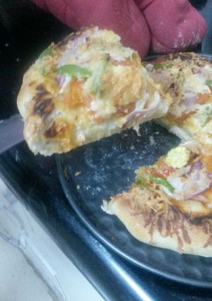 A picture of Cheese burst pizza.