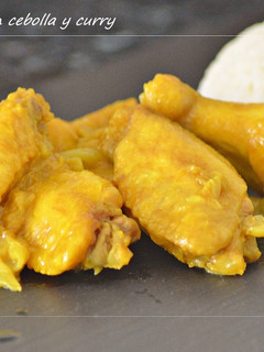 Una foto de Alitas de pollo con cebolleta y curry (Thermomix)