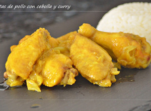 Foto principal de Alitas de pollo con cebolleta y curry (Thermomix)