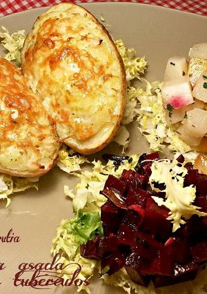 Foto principal de Patata asada rellena de tubérculos