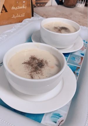 صورة لوصفة شوربه بيضاء بالفطر