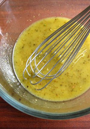 A picture of Greek Salad Dressing.