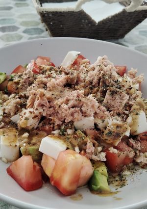 Foto principal de Ensalada de tomate y pimientos rojos