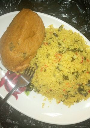 A picture of Dambun shinkafa with moi-moi.