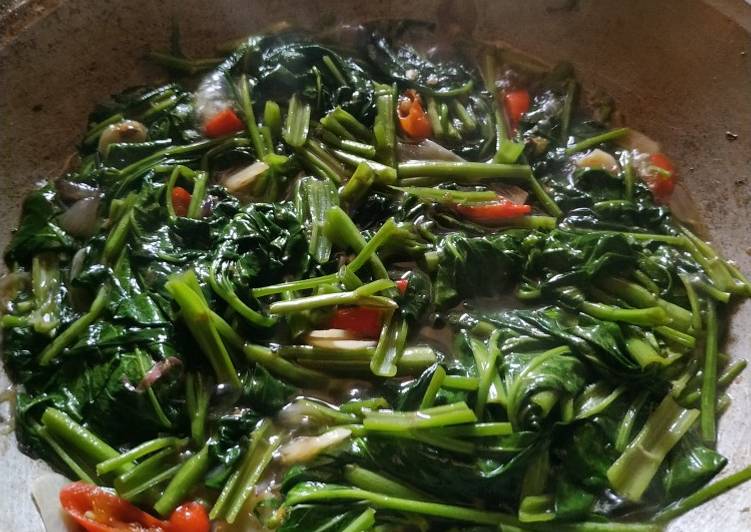 Bagaimana Membuat Tumis Kangkung Terasi, Enak Banget