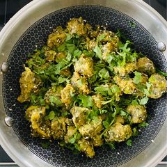 A picture of Methi Mutter Oats Muthia.