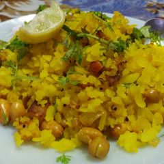 A picture of Kanda poha.
